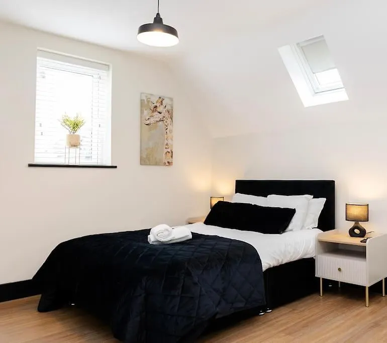 The Berriman Collection Stylish Sleeps 6 - 2 Bedroom Cardiff United Kingdom