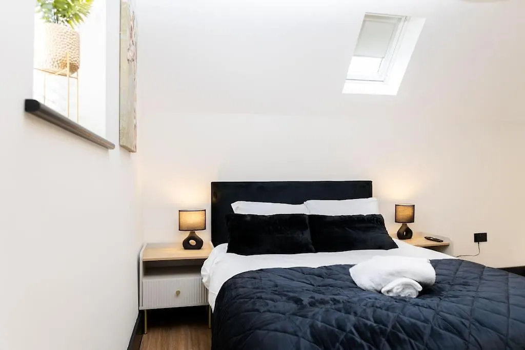 Apartment The Berriman Collection Stylish Sleeps 6 - 2 Bedroom Cardiff