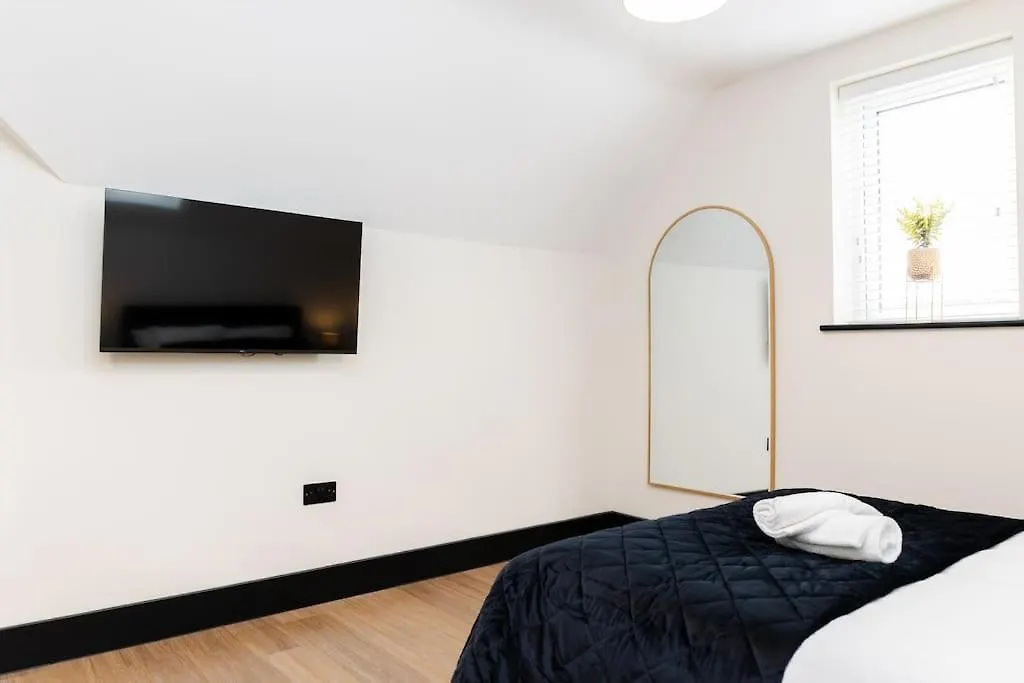 Apartment The Berriman Collection Stylish Sleeps 6 - 2 Bedroom Cardiff United Kingdom