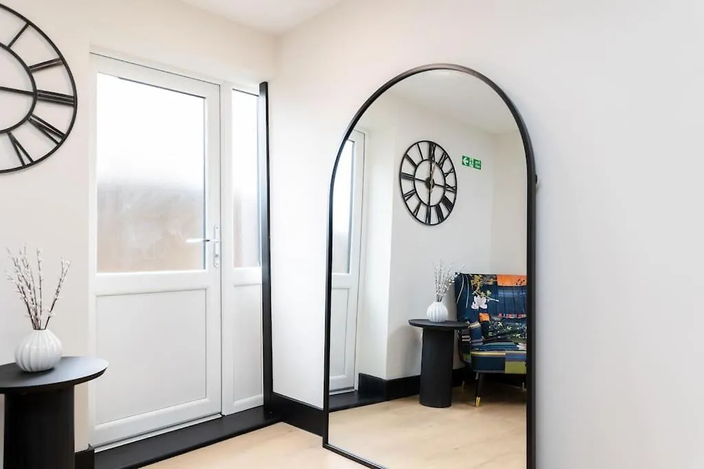 Apartment The Berriman Collection Stylish Sleeps 6 - 2 Bedroom Cardiff United Kingdom